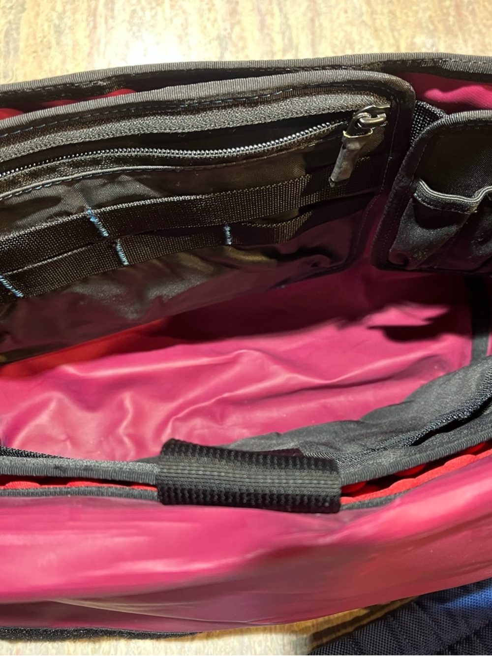 Timbuk2 Navy Blue and Plum Two-Tone Messenger Bag - Picture 7 of 11